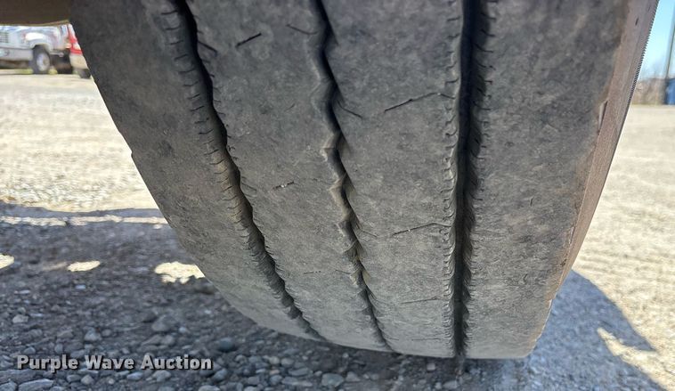 image for item OB9518 2013 Mack CHU613 semi truck