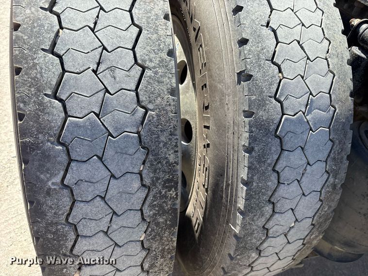 image for item OB9518 2013 Mack CHU613 semi truck