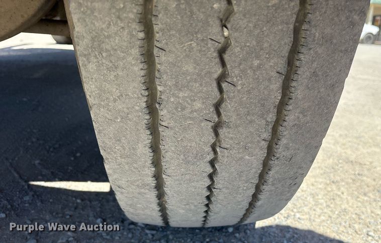 image for item OB9518 2013 Mack CHU613 semi truck