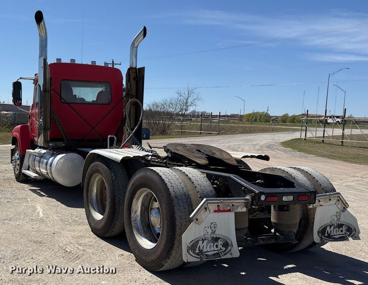 image for item OB9519 2012 Mack CHU613 semi truck