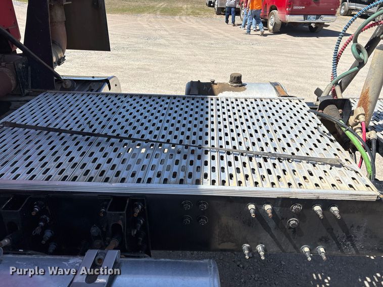 image for item OB9519 2012 Mack CHU613 semi truck