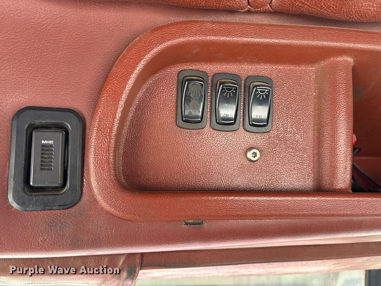 image for item OB9519 2012 Mack CHU613 semi truck