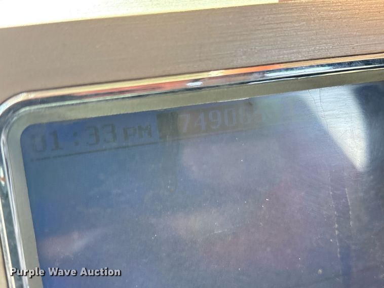 image for item OB9519 2012 Mack CHU613 semi truck