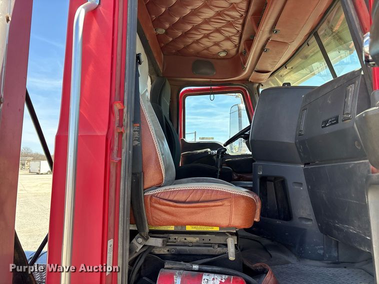 image for item OB9519 2012 Mack CHU613 semi truck