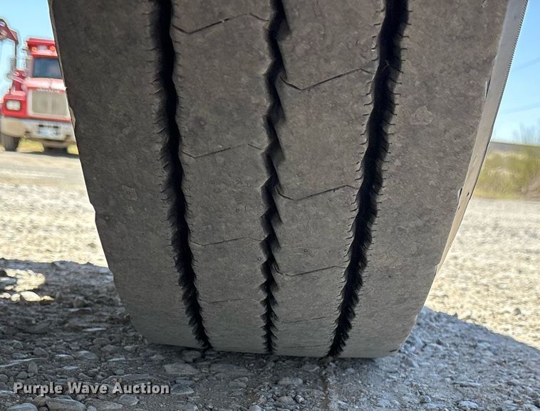 image for item OB9519 2012 Mack CHU613 semi truck