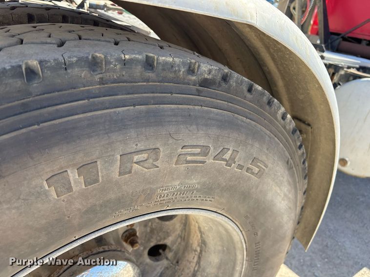 image for item OB9519 2012 Mack CHU613 semi truck