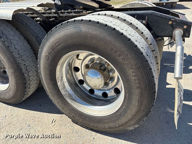 image for item OB9519 2012 Mack CHU613 semi truck