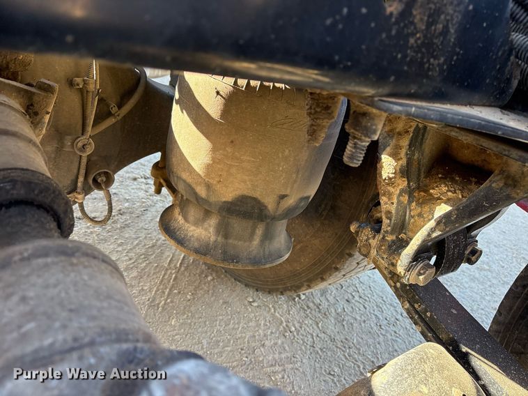 image for item OB9552 2019 Freightliner 122SD semi truck