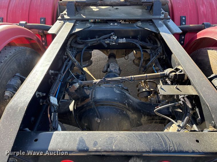 image for item OB9552 2019 Freightliner 122SD semi truck