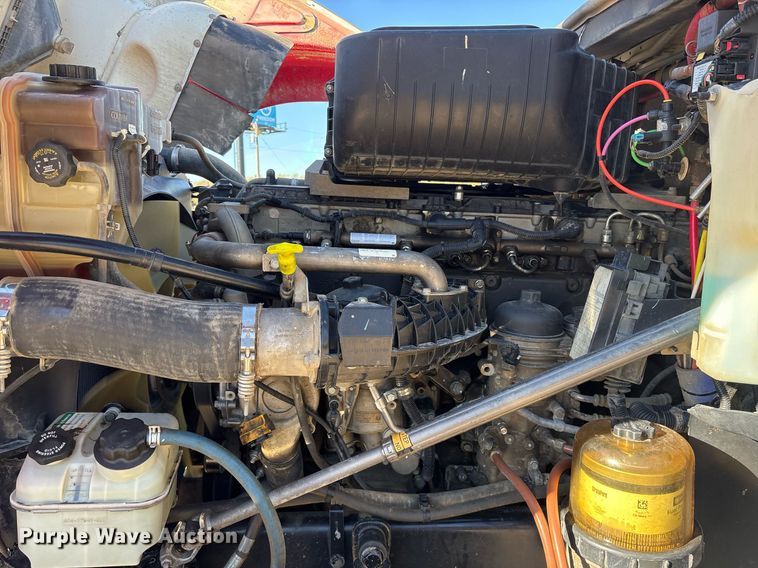 image for item OB9552 2019 Freightliner 122SD semi truck