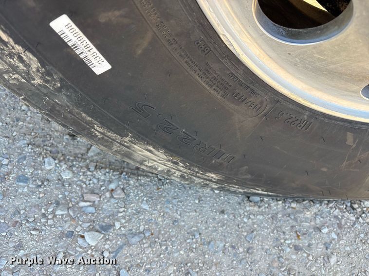 image for item OB9552 2019 Freightliner 122SD semi truck