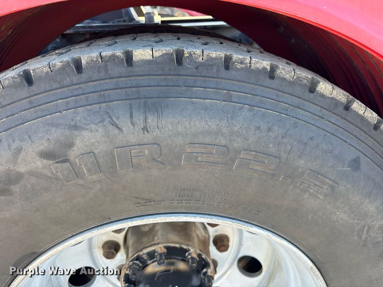 image for item OB9552 2019 Freightliner 122SD semi truck