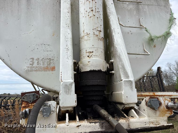 image for item OB9562 1997 Ranch end dump trailer 