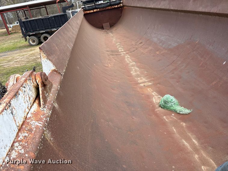 image for item OB9562 1997 Ranch end dump trailer 