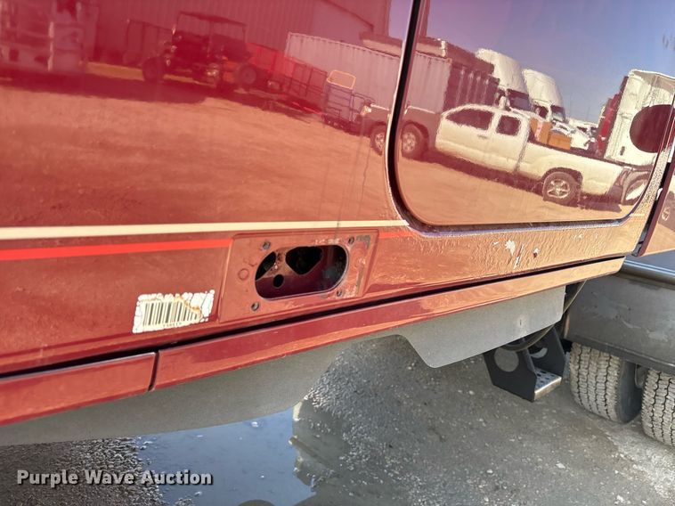 image for item OK9452 2010 Freightliner Cascadia semi truck