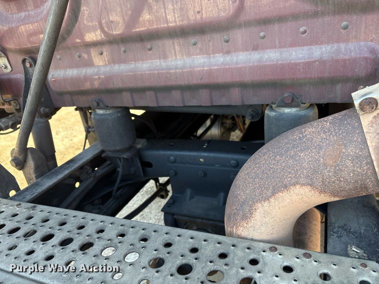 image for item OK9452 2010 Freightliner Cascadia semi truck