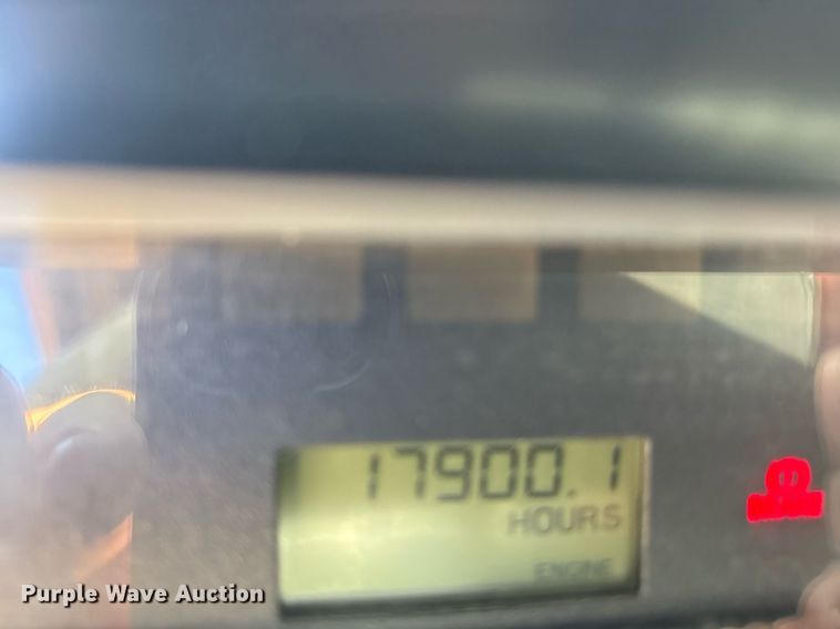 image for item OK9452 2010 Freightliner Cascadia semi truck