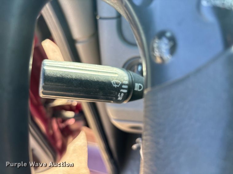 image for item OK9452 2010 Freightliner Cascadia semi truck