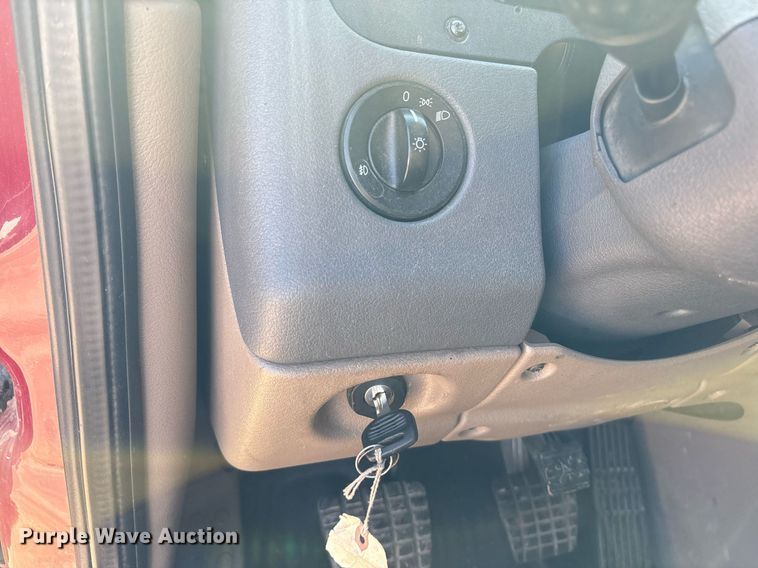 image for item OK9452 2010 Freightliner Cascadia semi truck