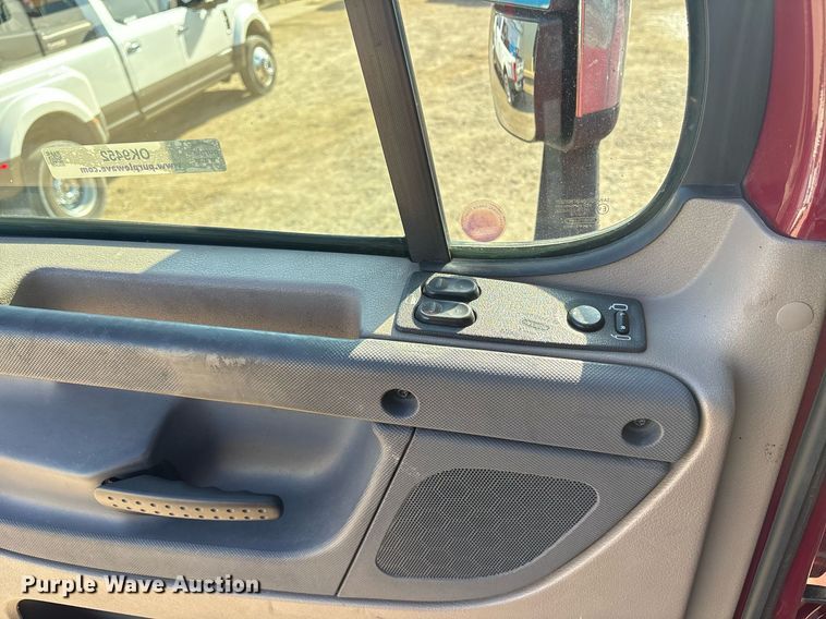 image for item OK9452 2010 Freightliner Cascadia semi truck