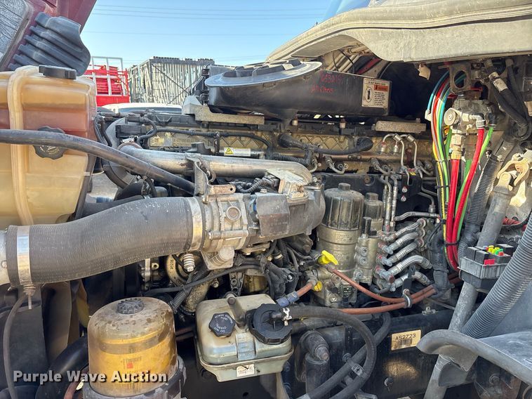 image for item OK9452 2010 Freightliner Cascadia semi truck