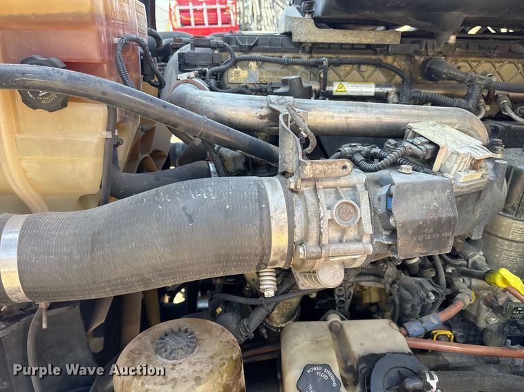 image for item OK9452 2010 Freightliner Cascadia semi truck