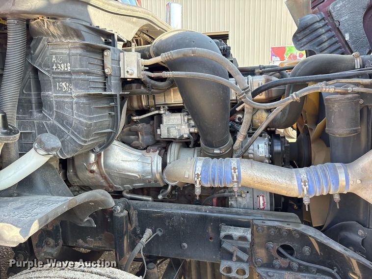 image for item OK9452 2010 Freightliner Cascadia semi truck