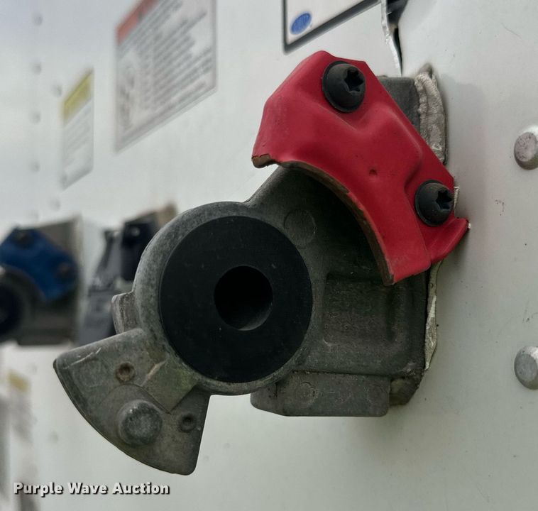 image for item YA0011 2023 Hyundai Translead dry van trailer