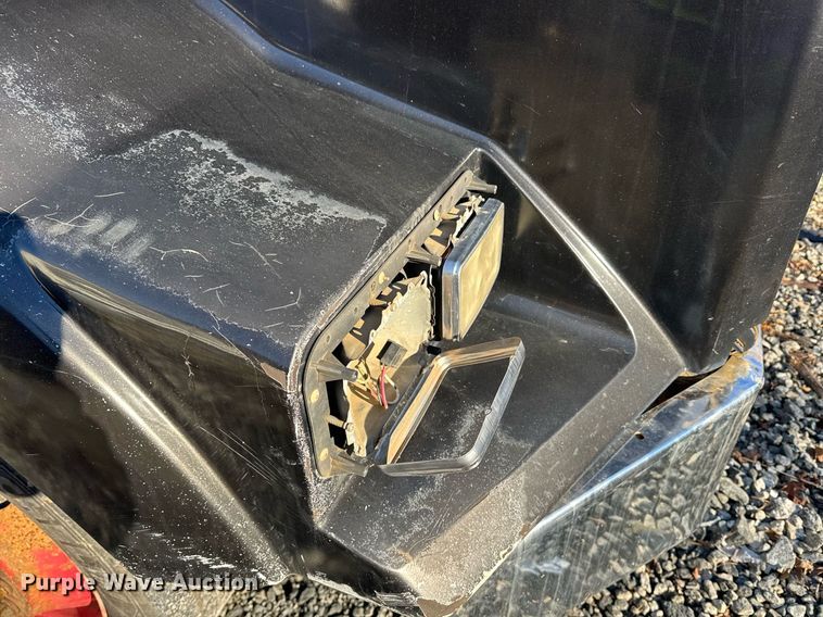 image for item YA0286 2014 Kenworth T800 truck cab and chassis