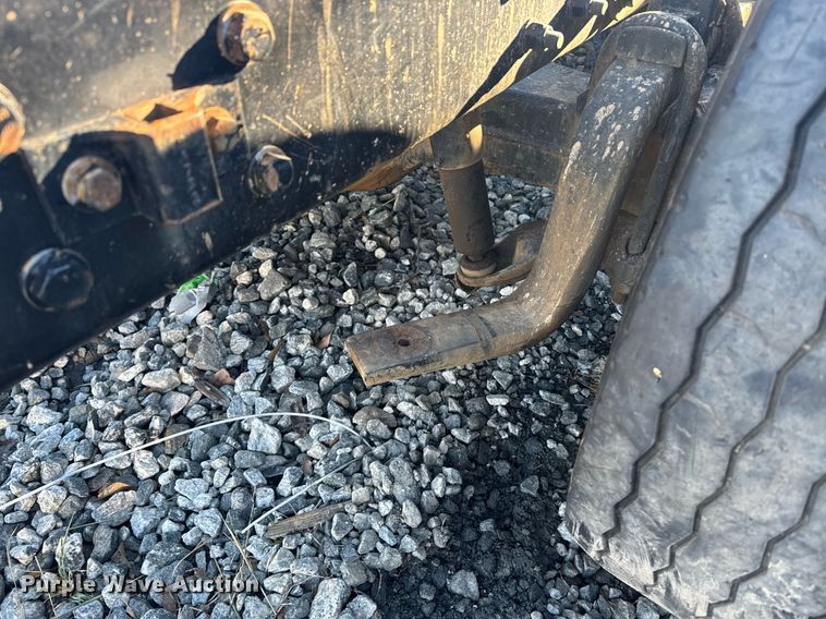 image for item YA0286 2014 Kenworth T800 truck cab and chassis