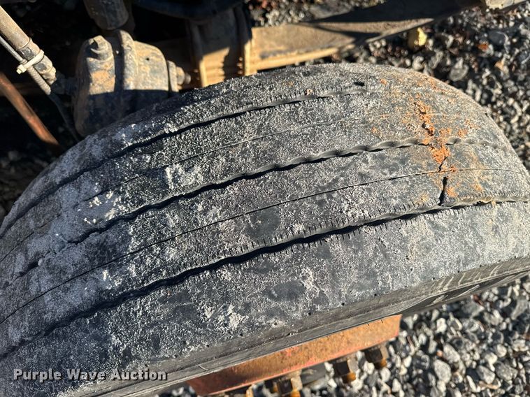 image for item YA0286 2014 Kenworth T800 truck cab and chassis