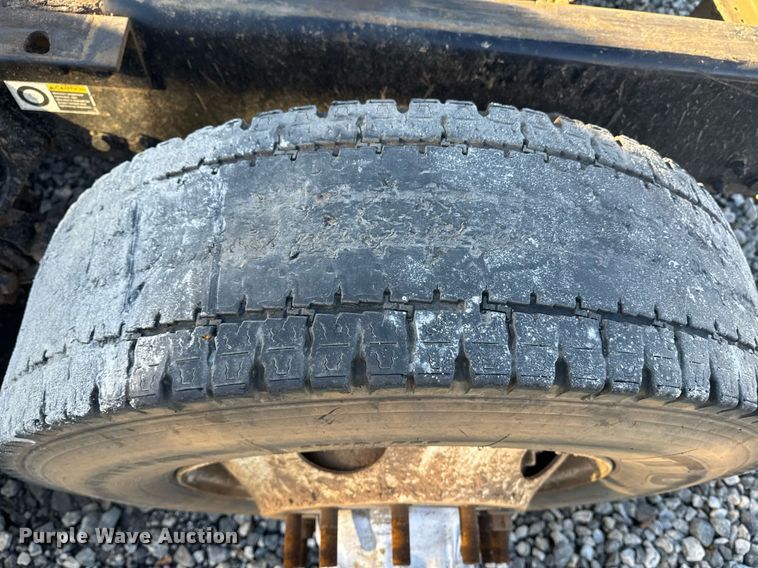 image for item YA0286 2014 Kenworth T800 truck cab and chassis