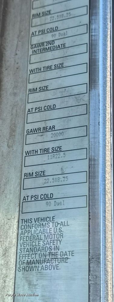 image for item YA0286 2014 Kenworth T800 truck cab and chassis