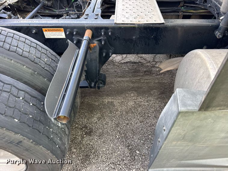 image for item YA0370 2018 Freightliner Cascadia semi truck