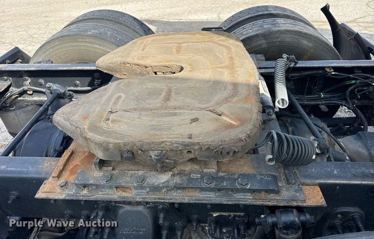 image for item YA0370 2018 Freightliner Cascadia semi truck