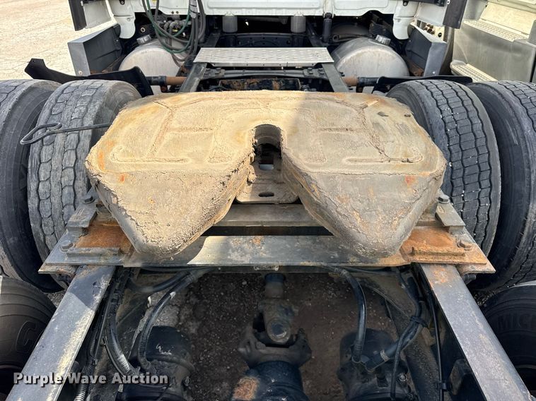 image for item YA0370 2018 Freightliner Cascadia semi truck