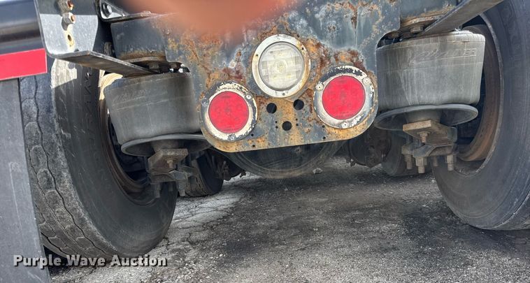 image for item YA0370 2018 Freightliner Cascadia semi truck