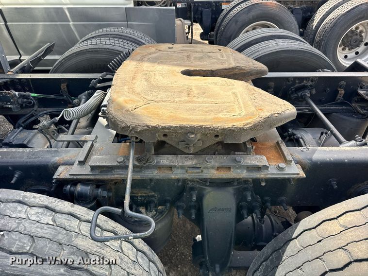 image for item YA0370 2018 Freightliner Cascadia semi truck