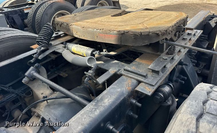 image for item YA0370 2018 Freightliner Cascadia semi truck