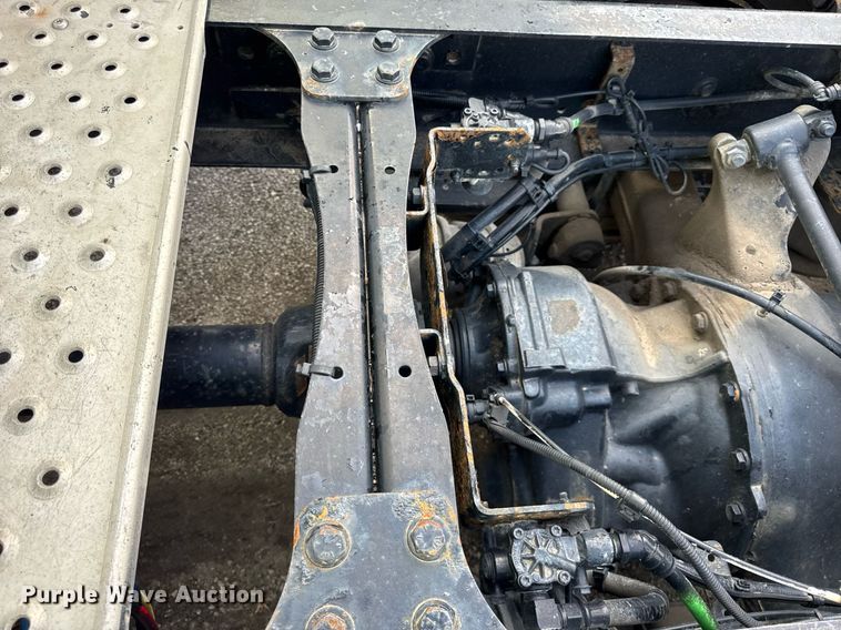 image for item YA0370 2018 Freightliner Cascadia semi truck