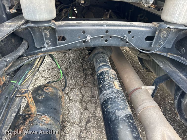 image for item YA0370 2018 Freightliner Cascadia semi truck