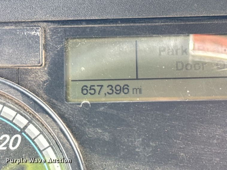 image for item YA0370 2018 Freightliner Cascadia semi truck