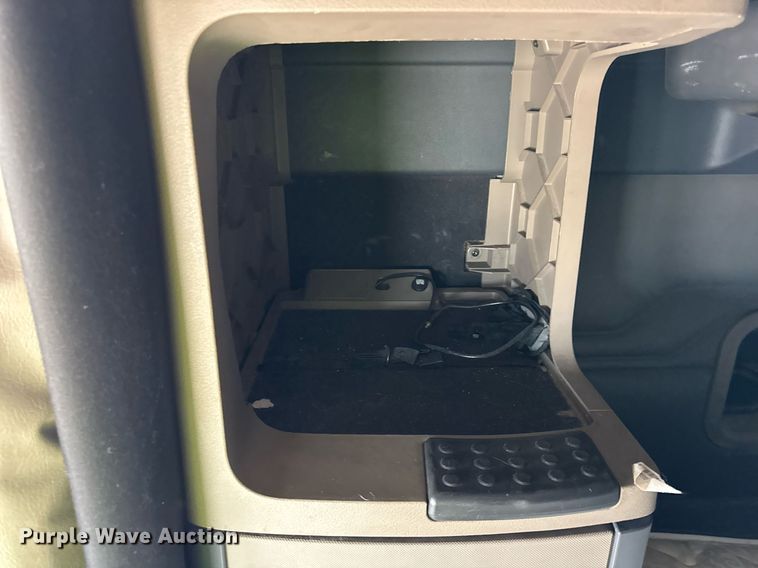 image for item YA0370 2018 Freightliner Cascadia semi truck