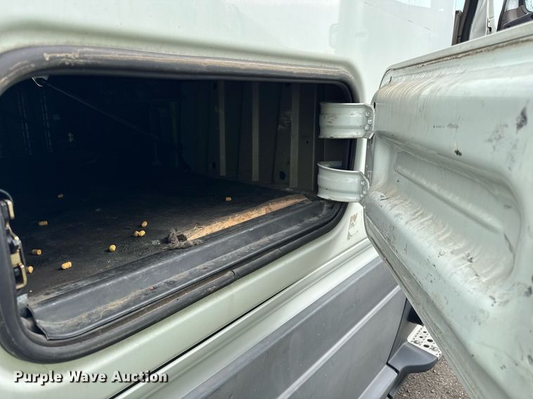 image for item YA0370 2018 Freightliner Cascadia semi truck