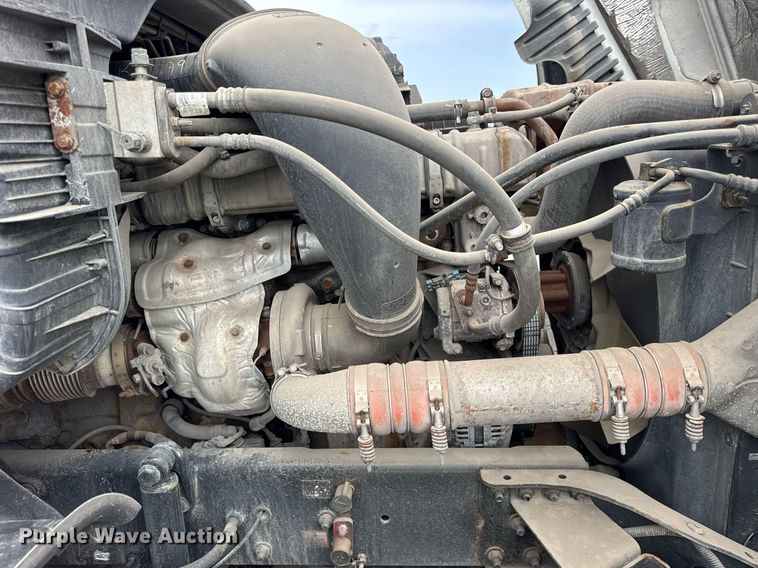 image for item YA0370 2018 Freightliner Cascadia semi truck