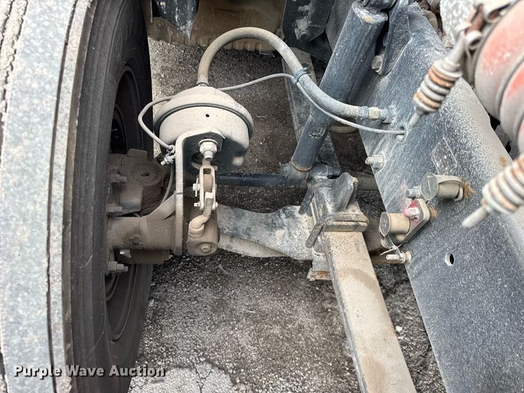 image for item YA0370 2018 Freightliner Cascadia semi truck