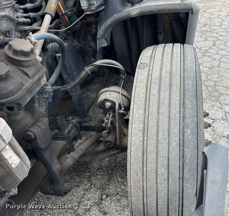 image for item YA0370 2018 Freightliner Cascadia semi truck