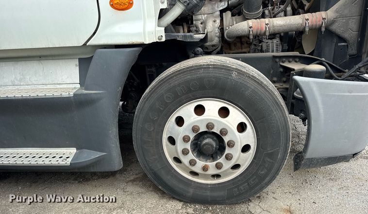 image for item YA0370 2018 Freightliner Cascadia semi truck