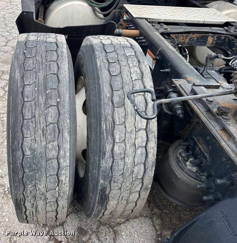 image for item YA0370 2018 Freightliner Cascadia semi truck