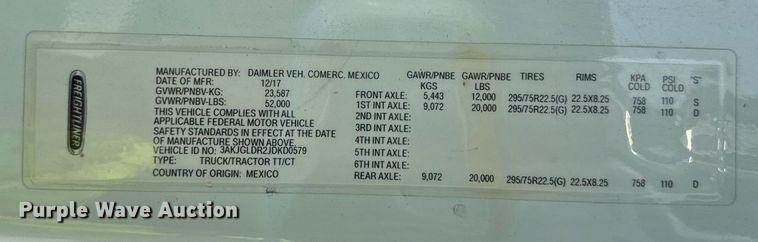 image for item YA0370 2018 Freightliner Cascadia semi truck